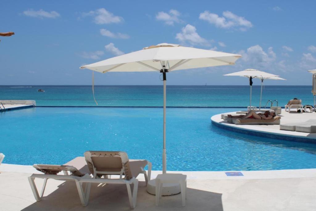 Beachfront Studio With Ocean View Cancún Exterior foto